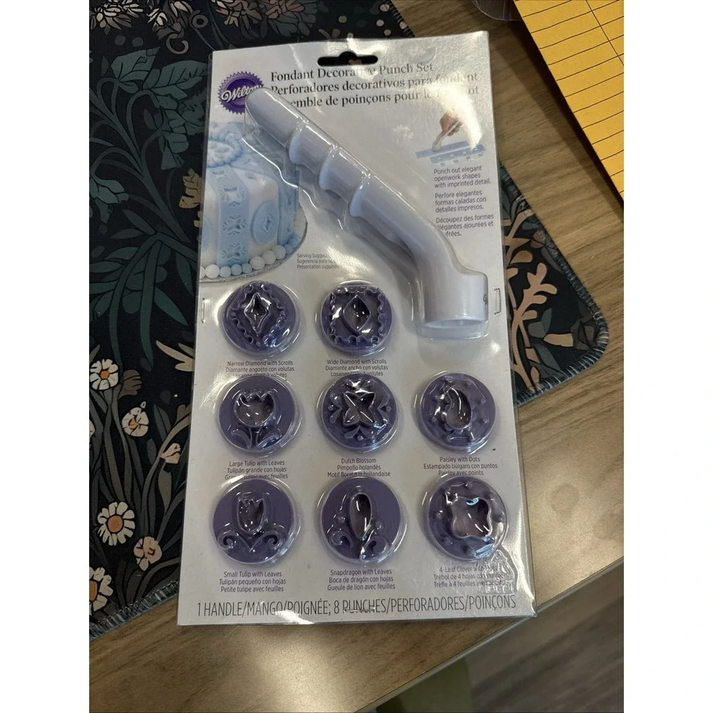 Wilton Fondant Decorative Punch Set 3D Decorations 8 Designs Cakes Cookies NIP